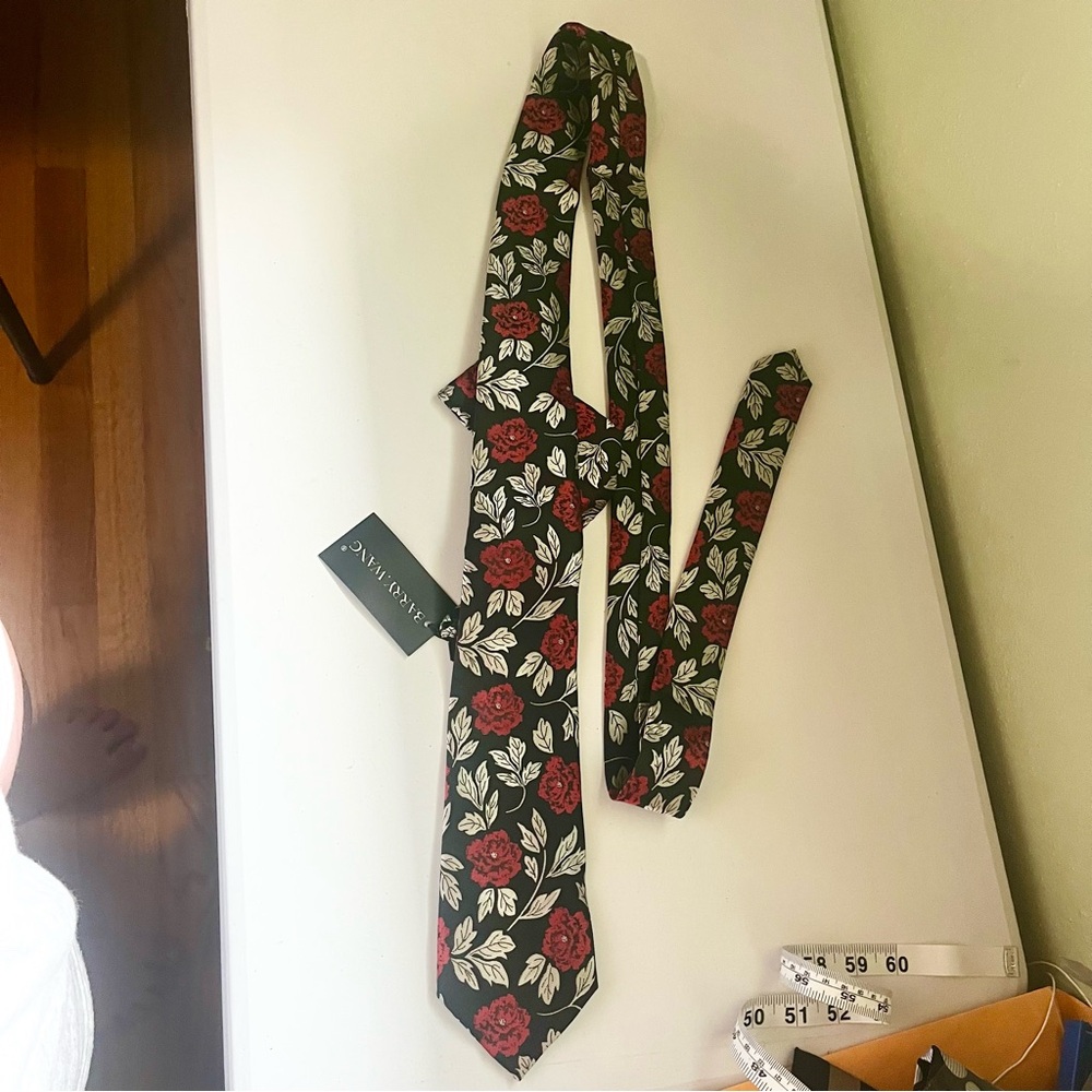 Barry Wang Red and Black Roses Tie